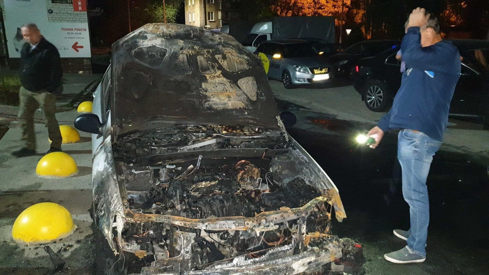 Спалили автомобіль програми «Схеми» під Києвом. Фото: Mykhailo Tkach у Facebook