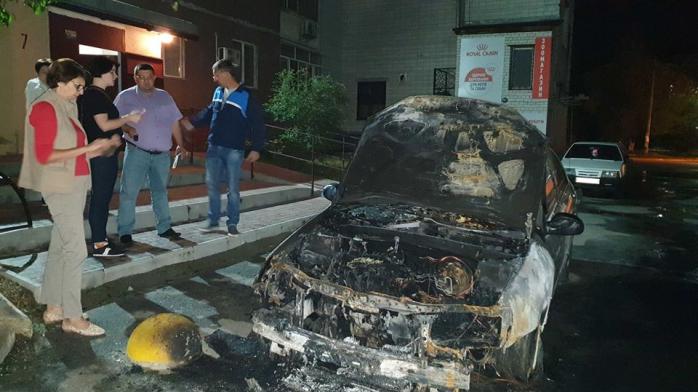 Поджог авто «Схем» — появилась реакция Зеленского, полиции и редакции, фото — М.Ткач