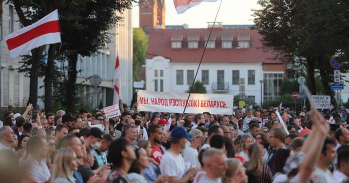 В Беларуси продолжаются массовые акции протеста, фото: «Наша нива»