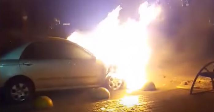 В ночь на 17 августа подожгли автомобиль программы «Схемы», скриншот видео
