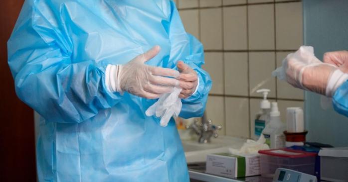 Спалах коронавірусу в лікарні Херсона призвів до зараження 30 осіб. Фото: Слуга народу