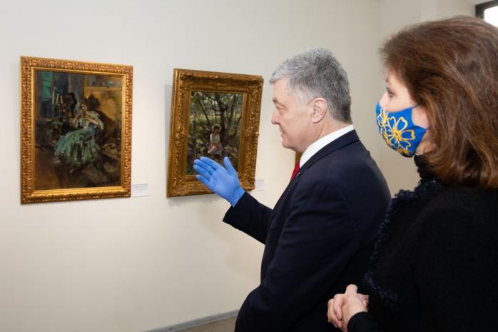 Картини Порошенка повторно заарештував суд. Фото: Цензор.НЕТ