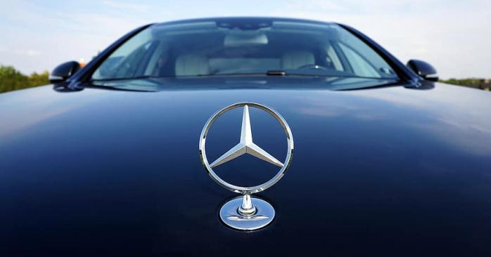 Автомобілі Mercedes-Benz можуть заборонити в Німеччині. Фото: pikist.com