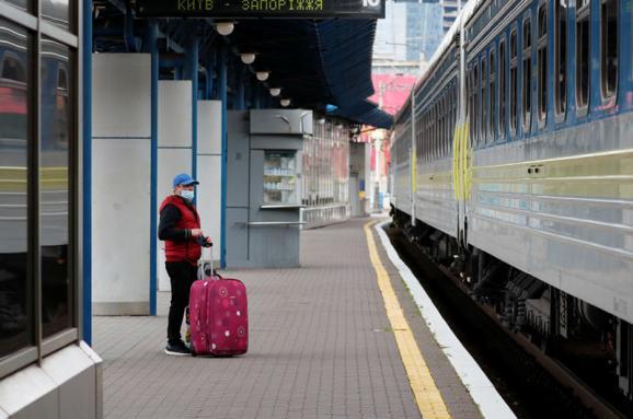 Через карантин «Укрзалізниця» залишила без поїздів чотири міста, фото — Еспресо