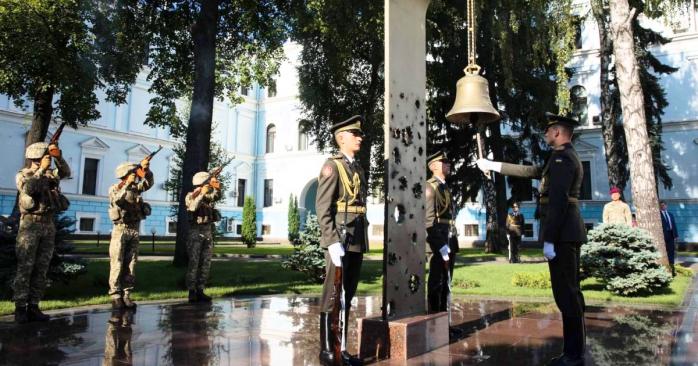 В Україні 29 серпня вшановують пам'ять загиблих захисників, фото: Петро Порошенко
