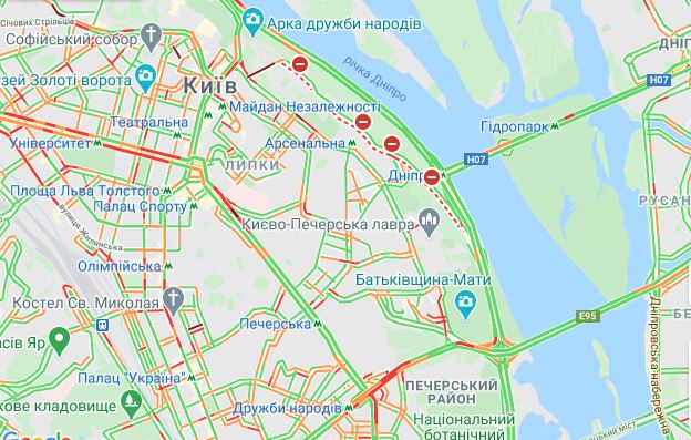 Київ виїхав з вихідних у ранкові затори, фото — Google maps