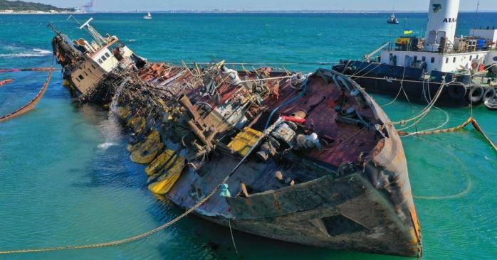 Танкер «Делфи» затонул осенью прошлого года, фото: Администрация морских портов Украины