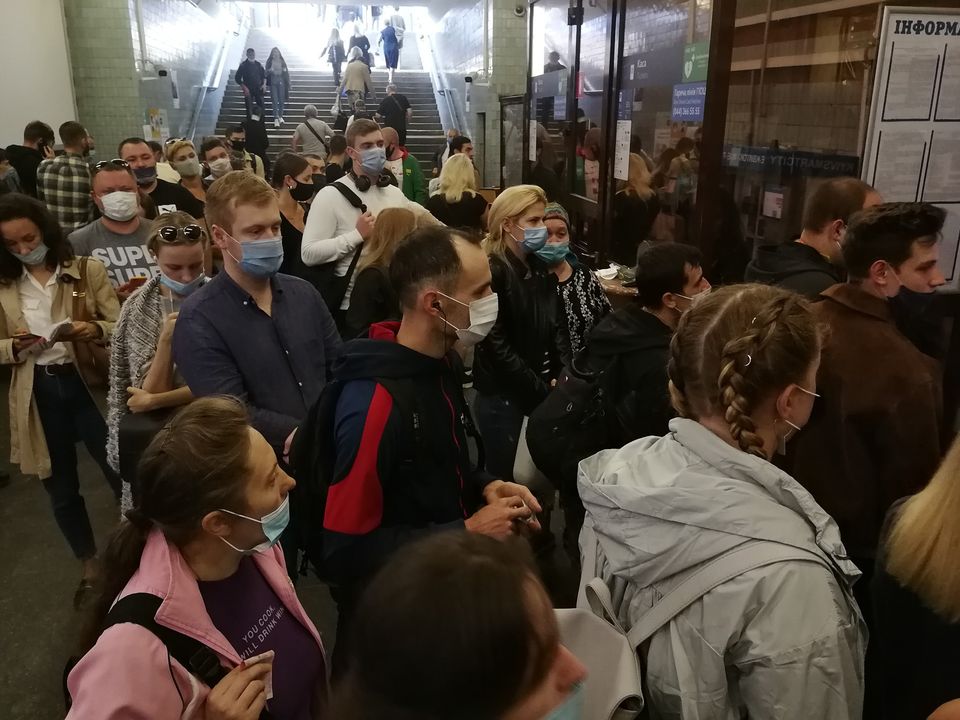 Метро Киева приостановилось из-за сбоя с е-билетом, фото — Информатор