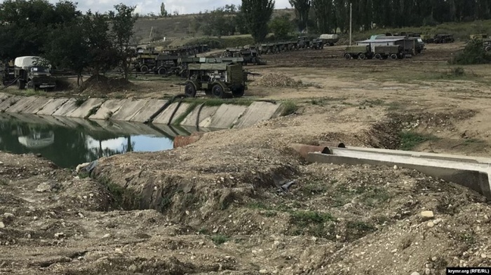 Воду в Симферополь оккупационные войска качают из перекрытой реки. Фото: Крым.Реалии