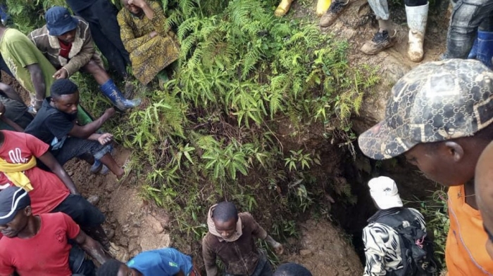 У Конго стався обвал на золотій копальні, фото: Associated Press
