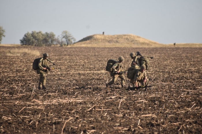Під час навчань десантників, фото: Міноборони України