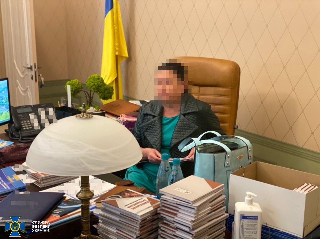 Голова Харківського окружного адмінсуду погоріла на передачі хабара. Фото: СБУ