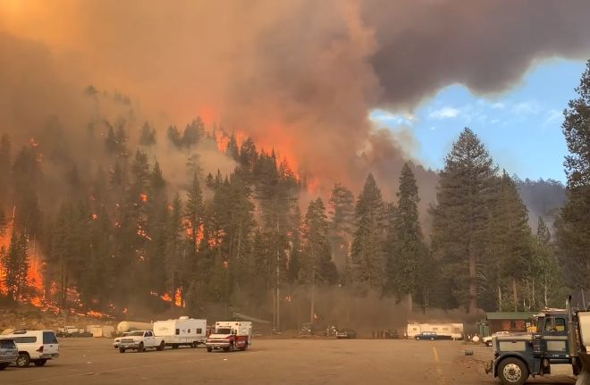 Масштабный пожар в Калифорнии. Фото: The Fresno Bee, Sierra Nevada Ally