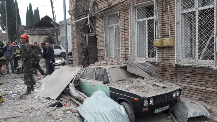 Наслідки обстрілу міста Гянджа, фото: МЗС Азербайджану