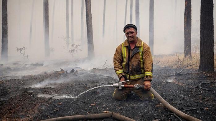 Шість осередків пожеж на Луганщині приборкали вогнеборці — пожежі на Луганщині