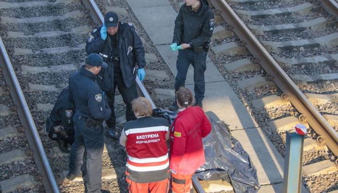 Поезд наехал на школьника в Киеве — полиция сообщила детали