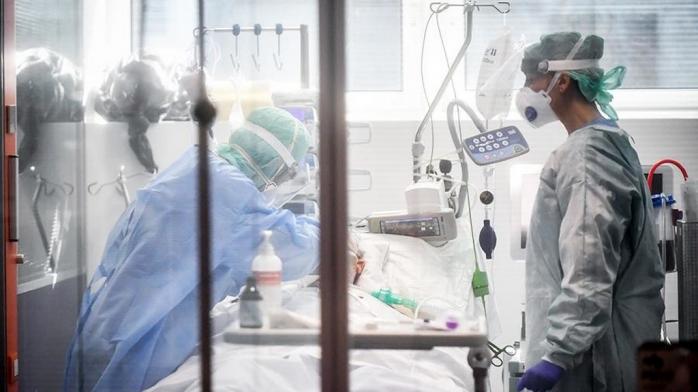 Медицина на грани, врачи истощены — Степанов о новом рекорде госпитализированных