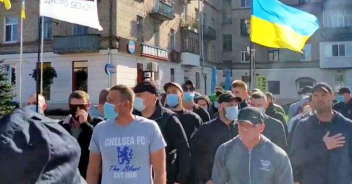 Драка произошла во время предвыборного митинга на Днепропетровщине, фото: «Наше місто»