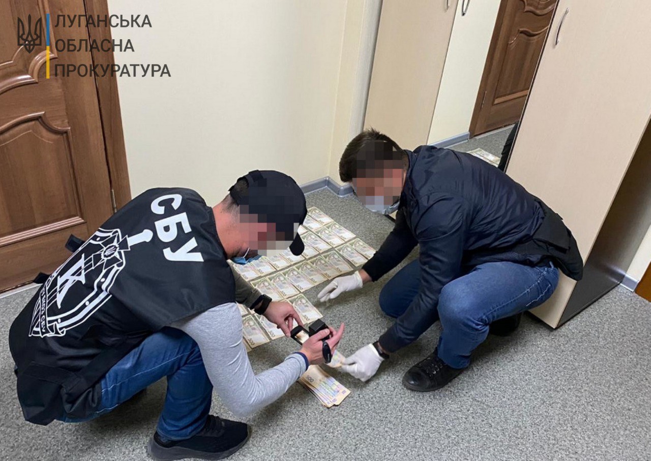 За взятку на Луганщине задержали первого вице-мэра. Фото: Офис генпрокурора
