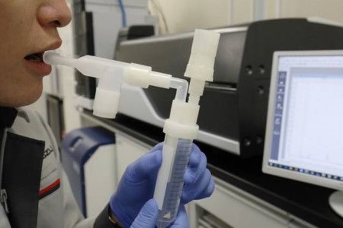 В Японии разработали систему, способную обнаруживать коронавирус по дыханию, фото: nippon.com