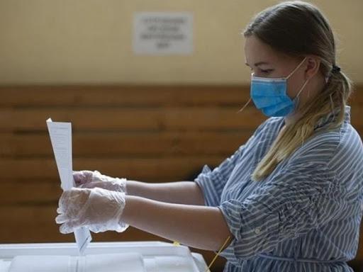 Виборцям без масок доведеться платити штраф. Фото: sich.zp.ua