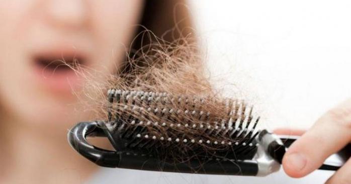 Випадання волосся вчені пояснили наслідком коронавірусу. Фото: static.expres.online