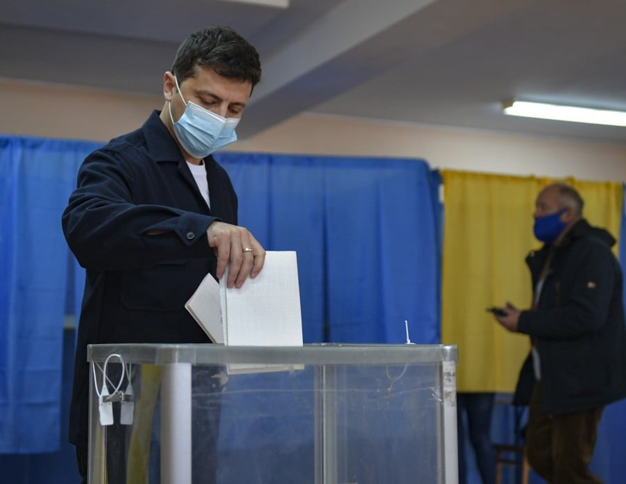 Зеленський проголосував на місцевих виборах. Фото: Офіс президента
