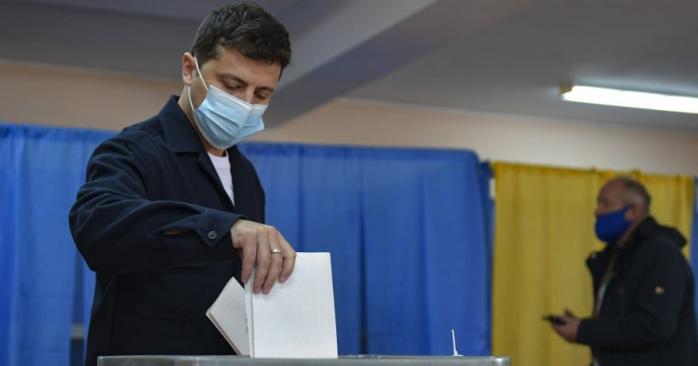 Зеленский проголосовал на местных выборах. Фото: Офис президента