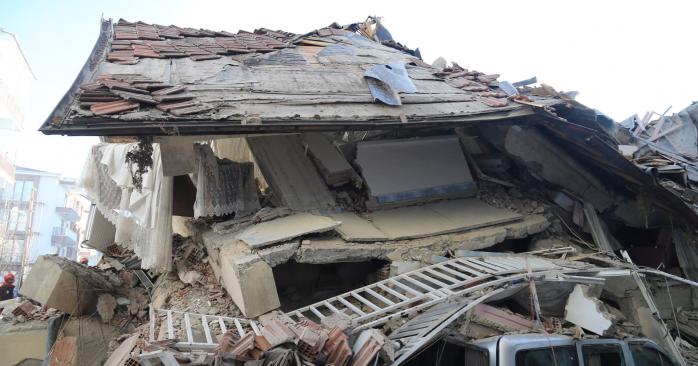 Землетрус у Туреччині зруйнував десятки будинків. Фото: РБК