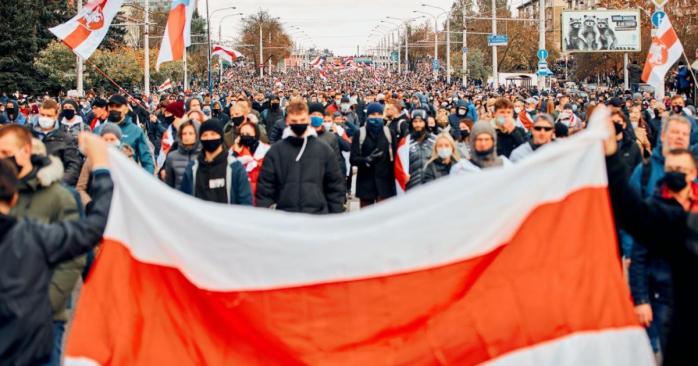 Протести в Білорусі тривають вже понад два місяці, фото: «Фотографы против»