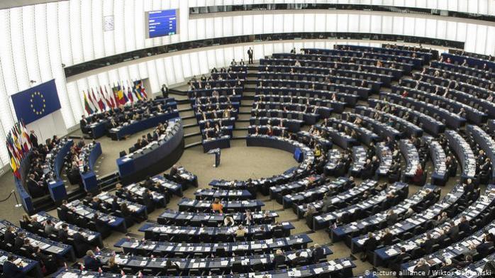 Коронавирус «скосил» Европарламент — сотни заражений. Фото: dw.com