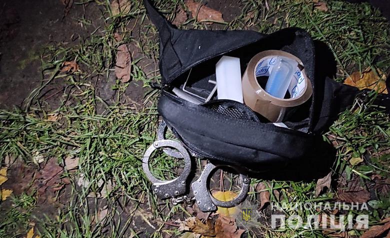У Києві правоохоронці затримали трьох осіб, які спричинили стрілянину у Святошинському району, фото — НПУ