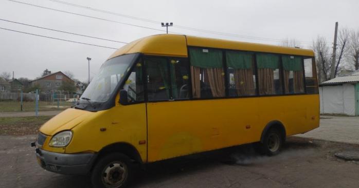 Мікроавтобус обстріляли на виборчій дільниці в Краматорську. Фото: 