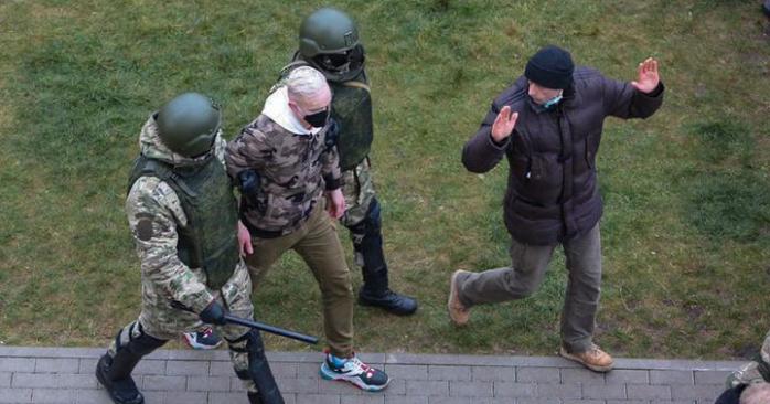 Задержание в Беларуси. Фото: tyt.by