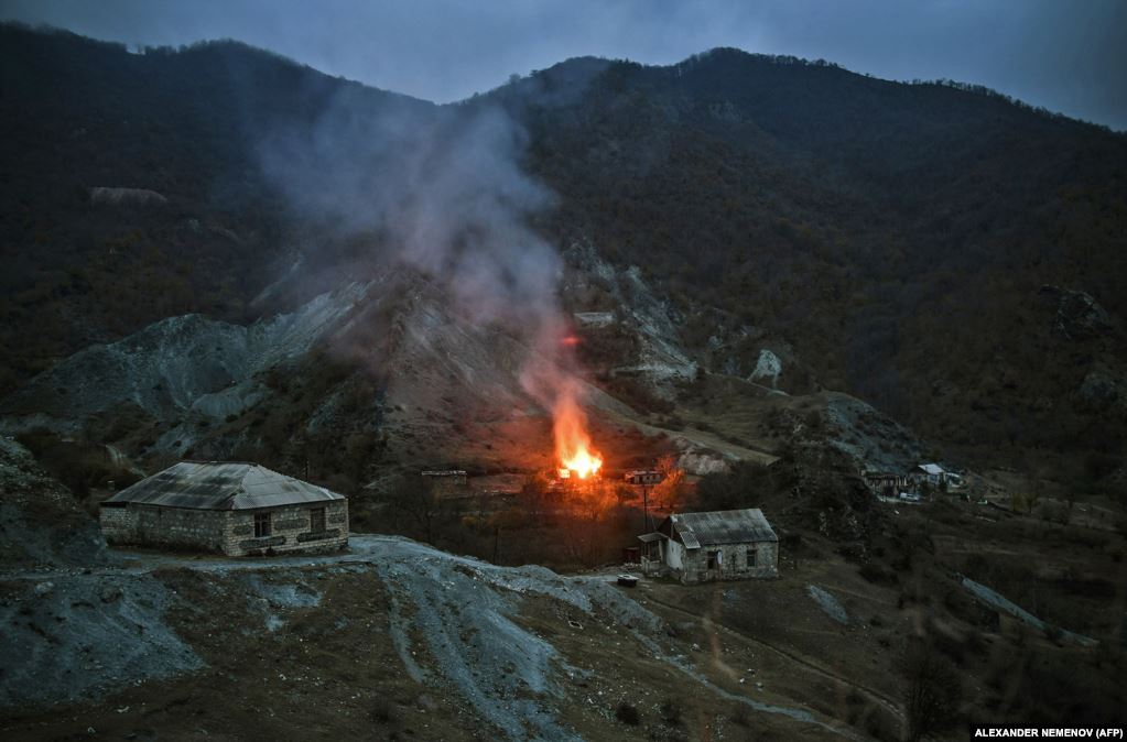 Сожженные дома оставили после себя армяне в Карабахе