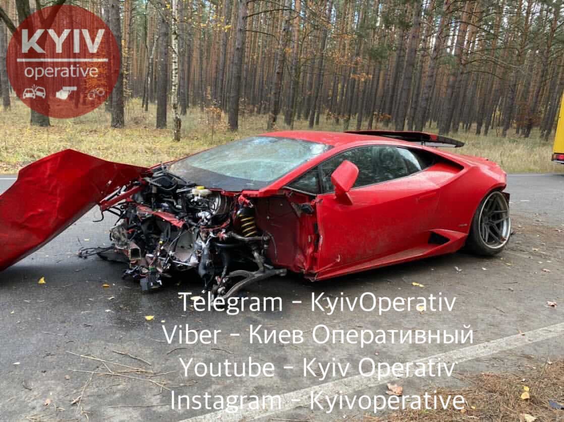 Эксклюзивный Lamborghini разбили на Киевщине. Фото: «Киев оперативный» в Facebook