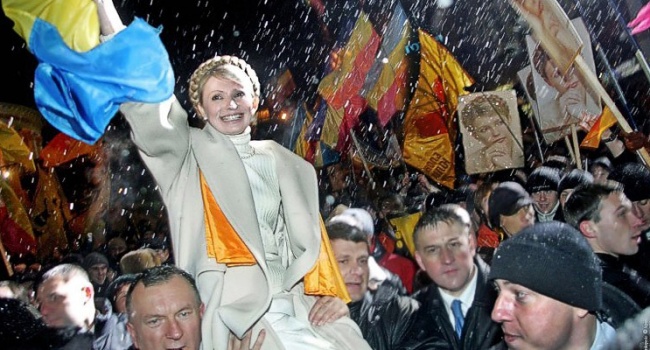 Юлия Тимошенко во время Оранжевой революции. Фото: РБК Украина
