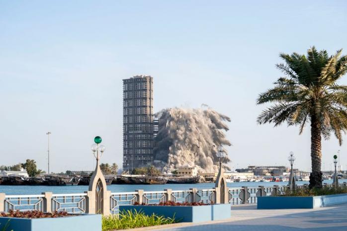 Четыре небоскреба взорвали в ОАЭ. Фото: