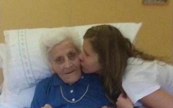 101-летняя итальянка трижды преодолела COVID-19. Фото: corriere.it