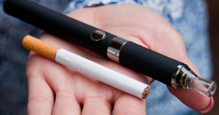 Верховна Рада заборонила продавати електронні сигарети дітям, фото: «Погляд»