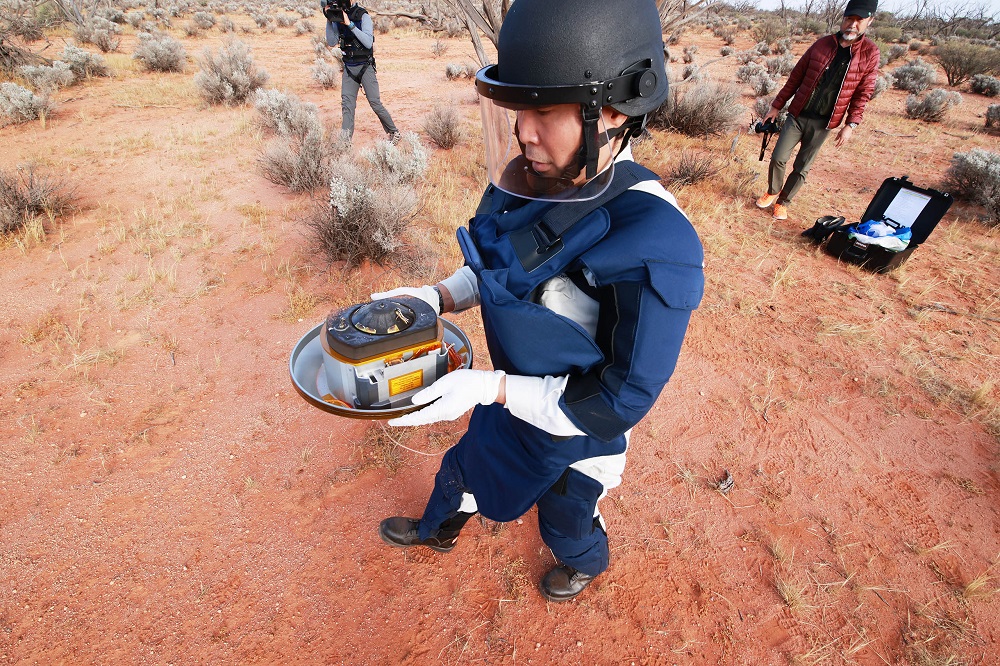Капсулу з астероїда Рюгу знайшли у пустелі Австралії / Твіттер