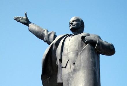 Стало відомо, де в Україні залишили пам'ятники Леніну. Фото: УНН