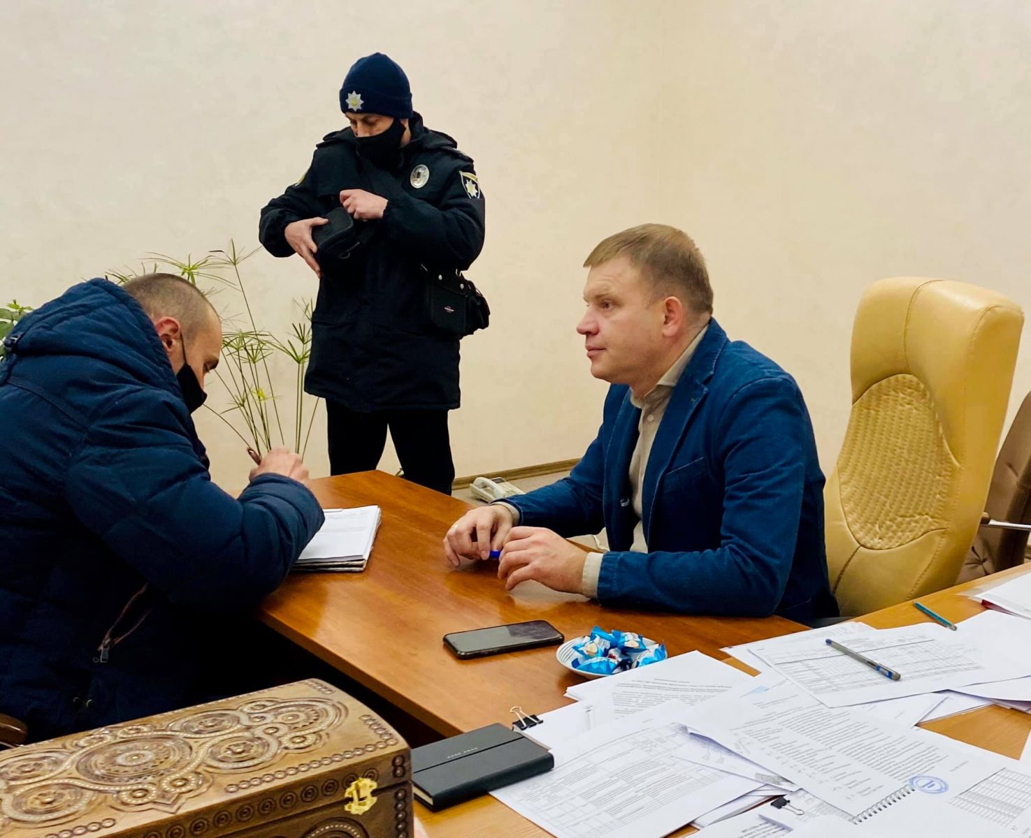 Віталій Граждан виявив у своєму кабінеті приховані камери, фото: Віталій Граждан