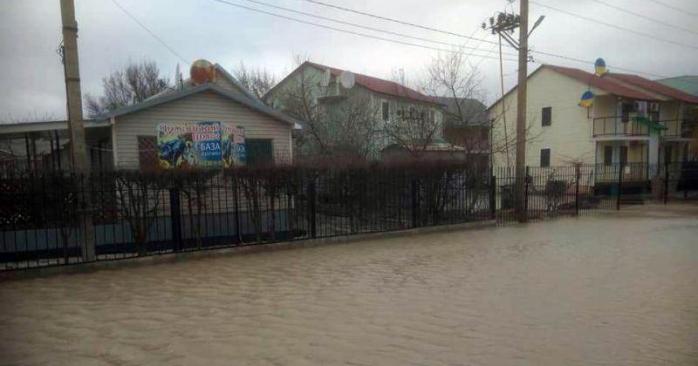 Затопленные улицы в Кирилловке. Фото: Фото mv.org.ua