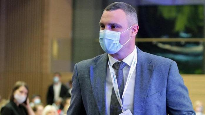Киевлянин судится с Кличко из-за масок, фото — Global Look Press/Keystone Press Agency/Evgen Kotenko