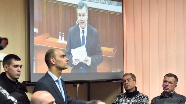 Януковичу знову обирають запобіжний захід — трансляція з Печерського райсуду
