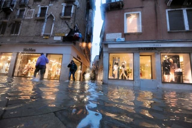 Венецію затопило через помилку синоптиків, фото – АР