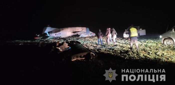 На Тернопольщине упал биплан, фото: Национальная полиция