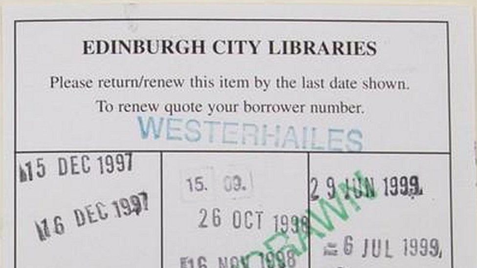 Библиотечную книгу со штампами дат продали за 19 тыс. фунтов стерлингов, фото: Hansons Auctioneers