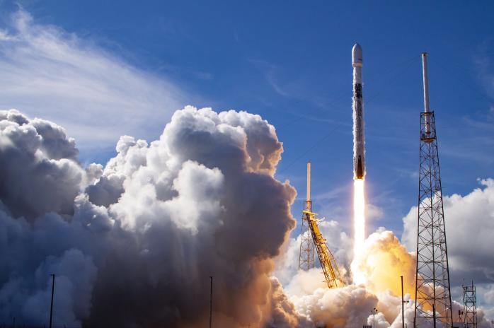 SpaceX за рекордно короткое время запустила ракету. Фото: SpaceX в Twitter